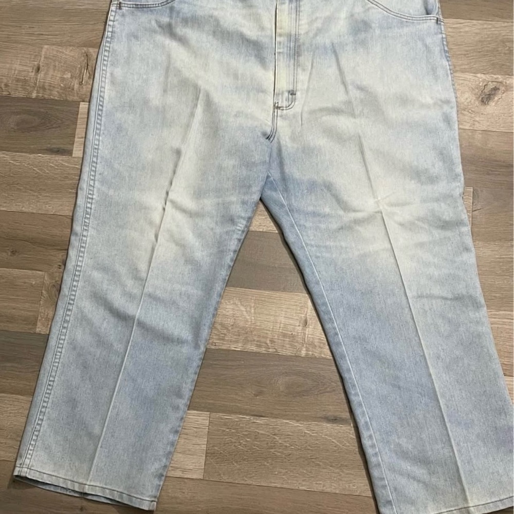 Wrangler Light Wash Women’s Jeans - Classic Straight Fit